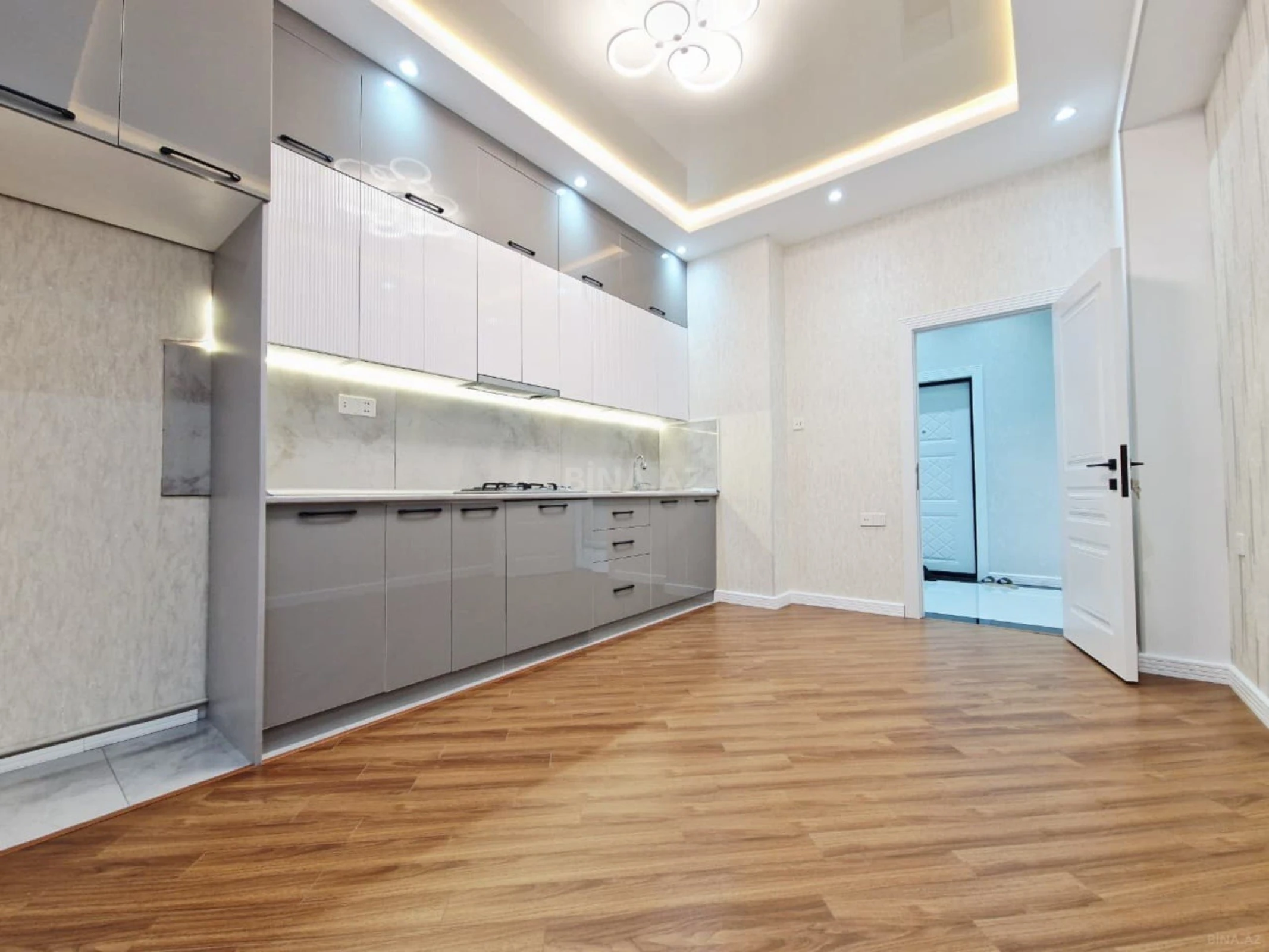 Satılır 2 otaqlı mənzil 85 m²
