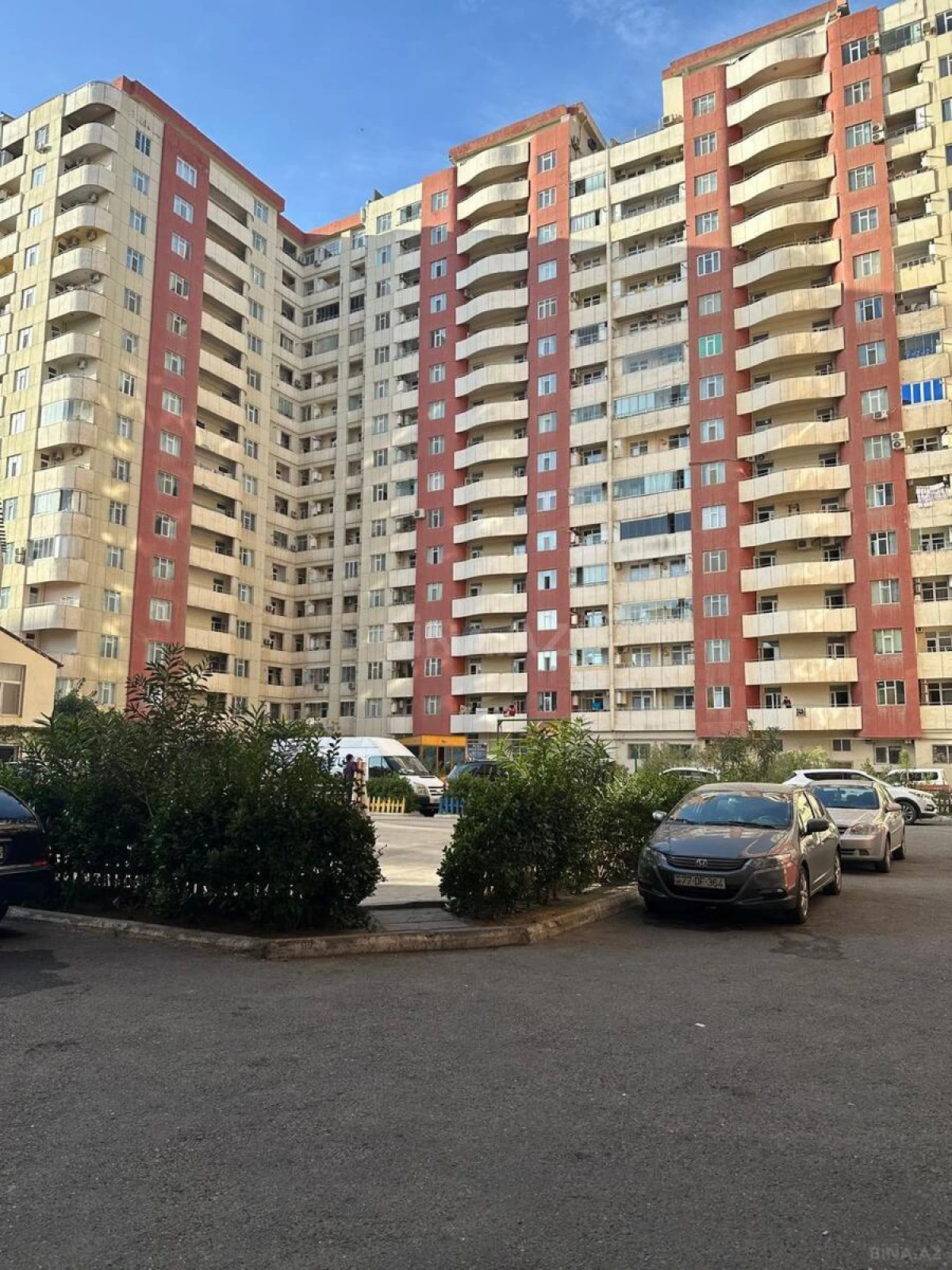 Kirayə verilir 4 otaqlı mənzil 150 m²