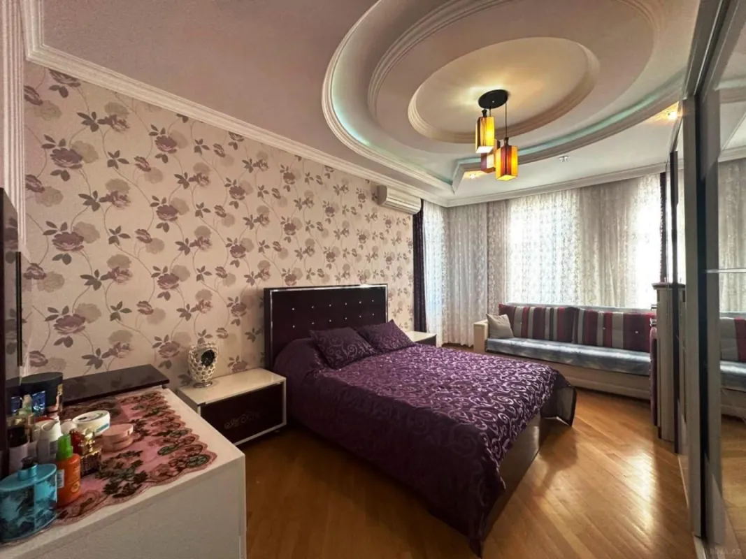 Kirayə verilir 4 otaqlı mənzil 150 m²
