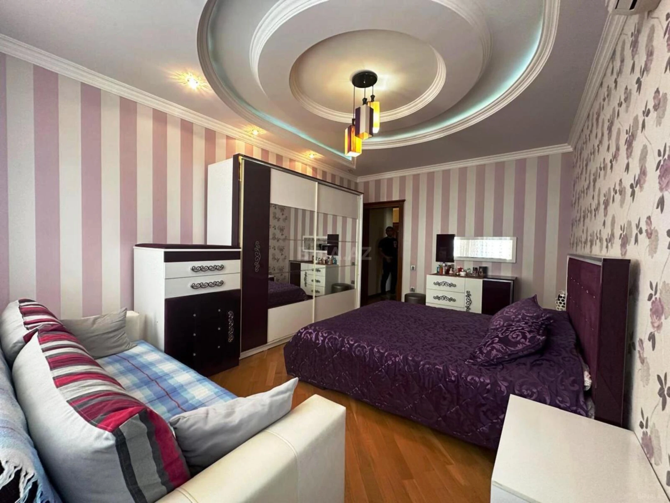 Kirayə verilir 4 otaqlı mənzil 150 m²