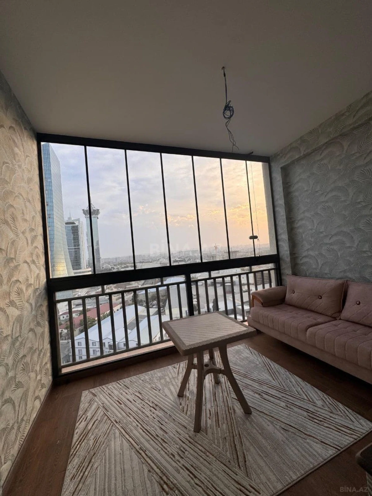 Satılır 2 otaqlı mənzil 91 m²