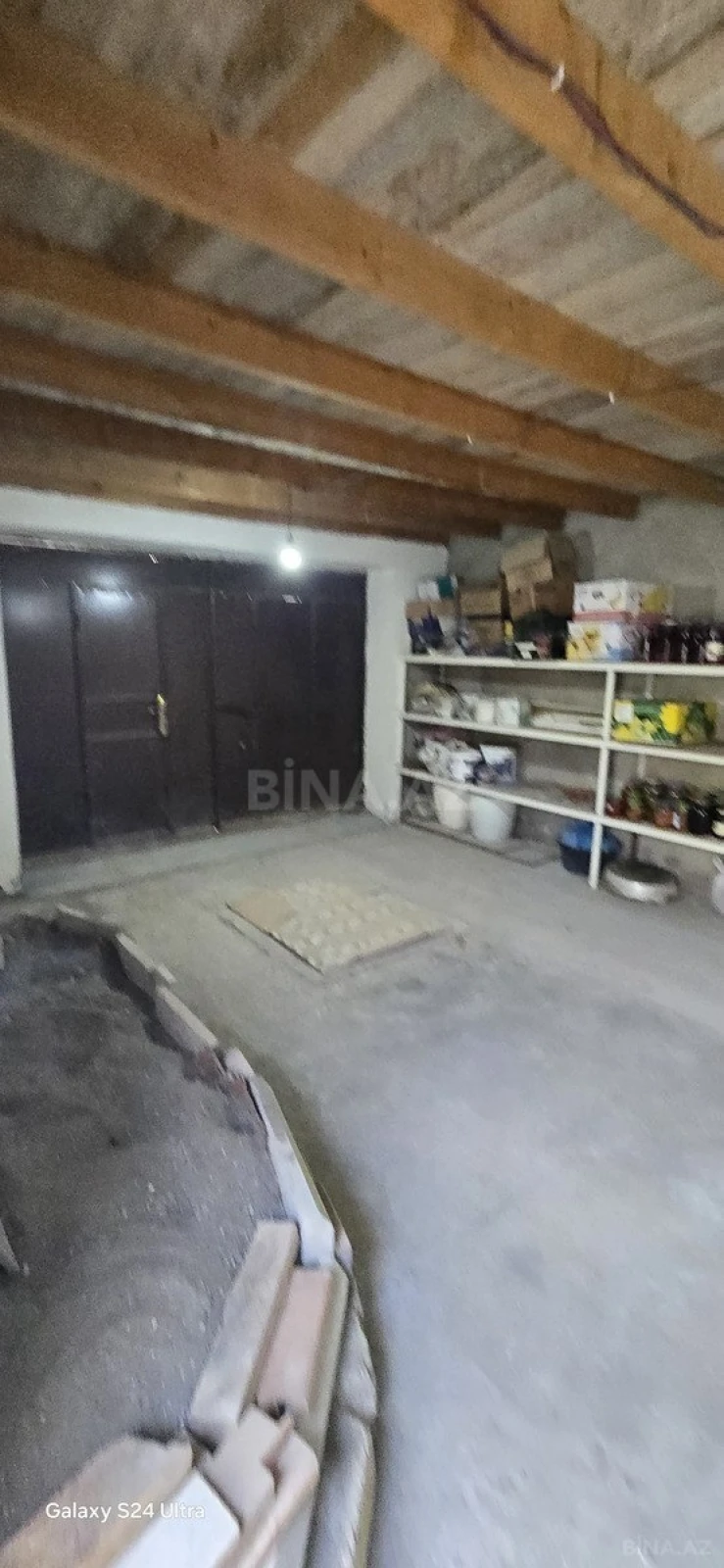 Satılır 5 otaqlı həyət evi 240 m²