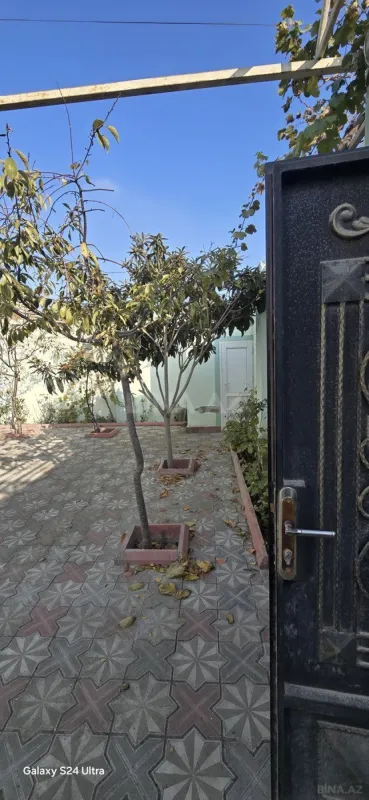 Satılır 5 otaqlı həyət evi 240 m²