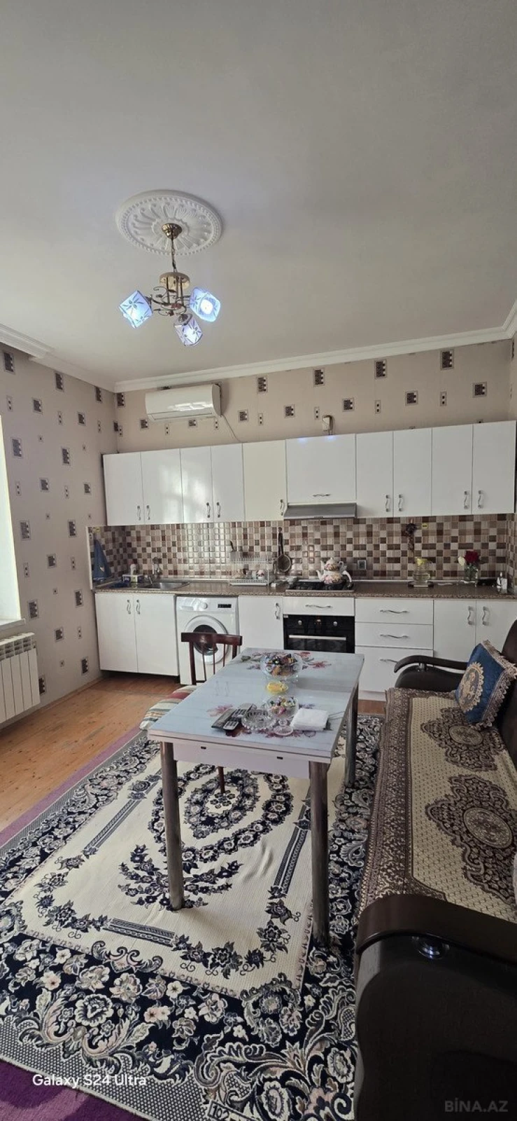 Satılır 5 otaqlı həyət evi 240 m²