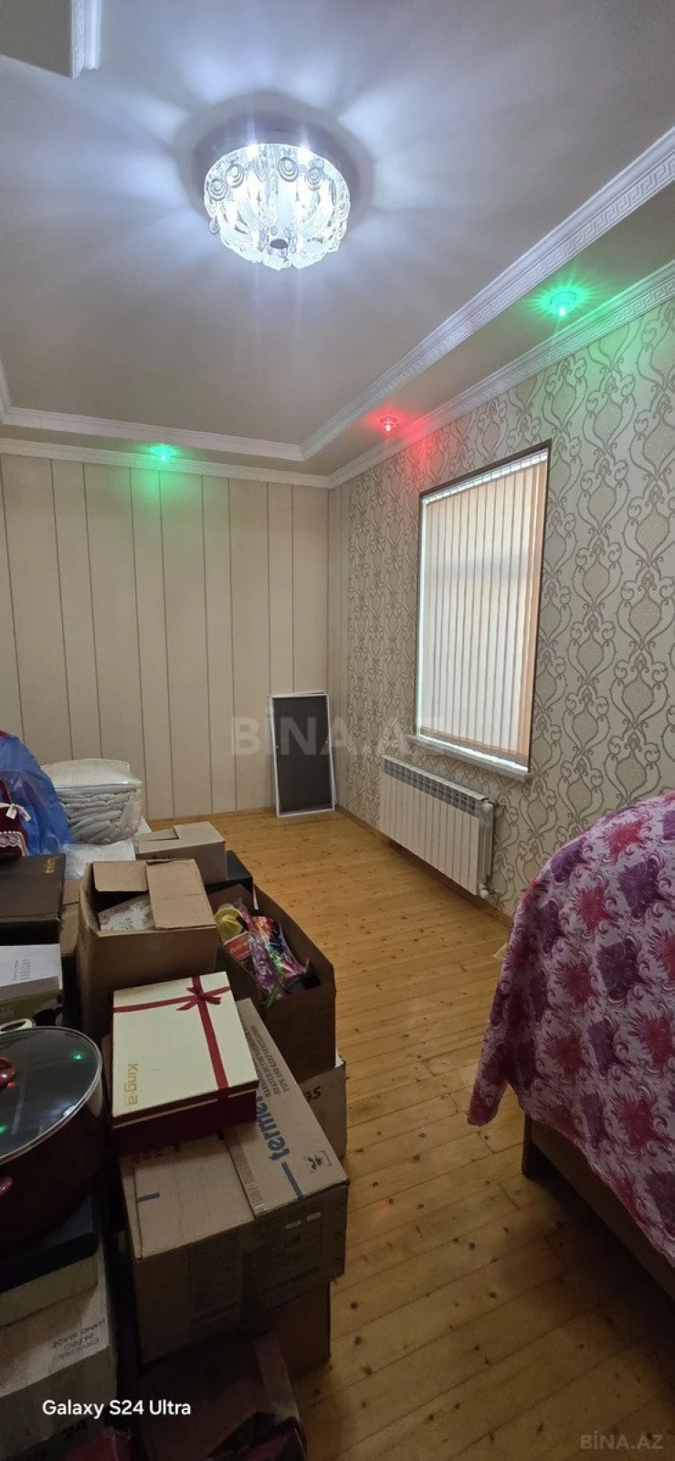 Satılır 5 otaqlı həyət evi 240 m²