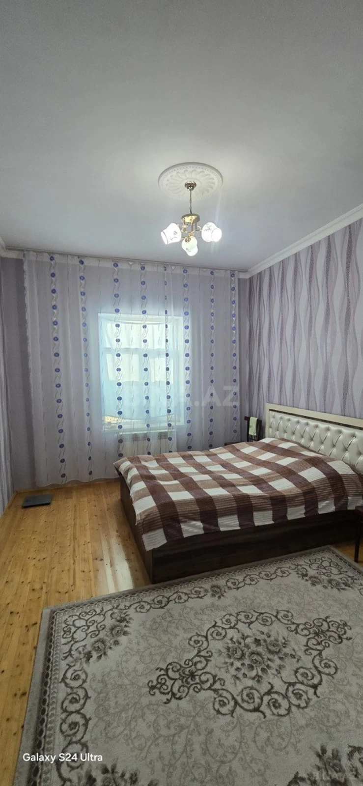 Satılır 5 otaqlı həyət evi 240 m²