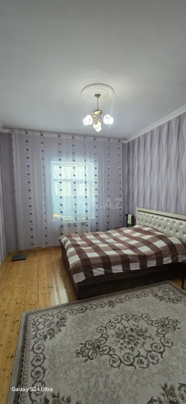 Satılır 5 otaqlı həyət evi 240 m²