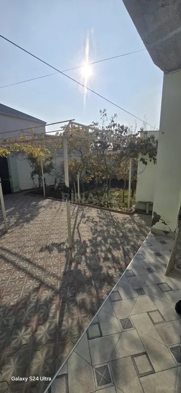 Satılır 5 otaqlı həyət evi 240 m²
