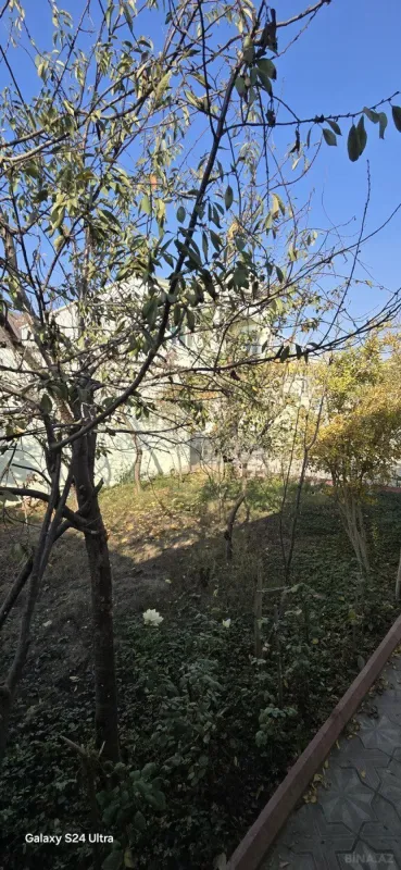 Satılır 5 otaqlı həyət evi 240 m²
