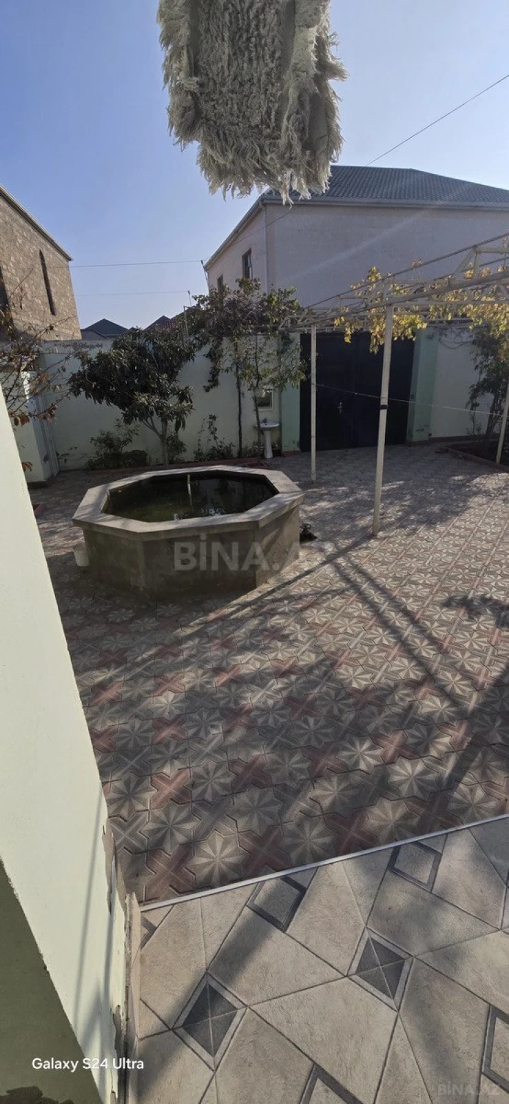 Satılır 5 otaqlı həyət evi 240 m²