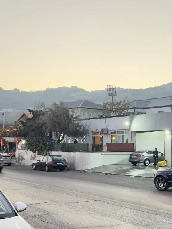 Satılır 6 otaqlı həyət evi 220 m²