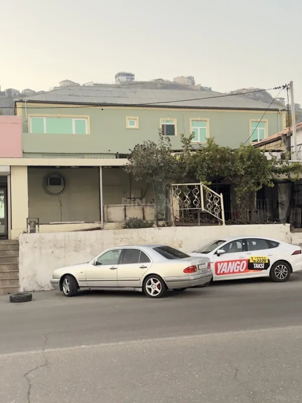 Satılır 6 otaqlı həyət evi 220 m²