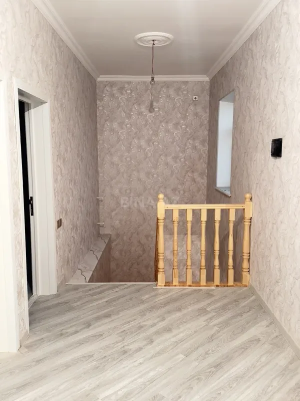 Satılır 6 otaqlı həyət evi 220 m²
