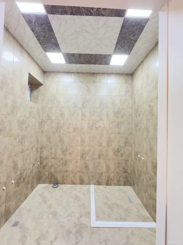 Satılır 6 otaqlı həyət evi 220 m²