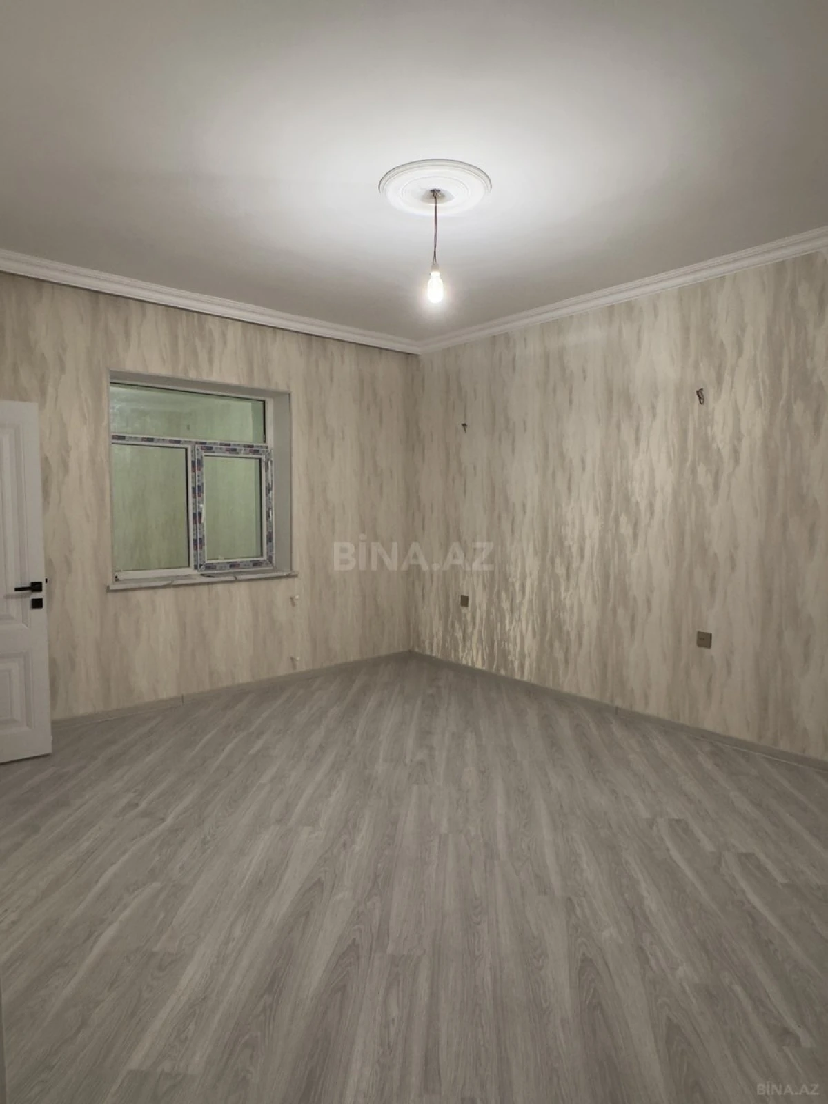 Satılır 6 otaqlı həyət evi 220 m²