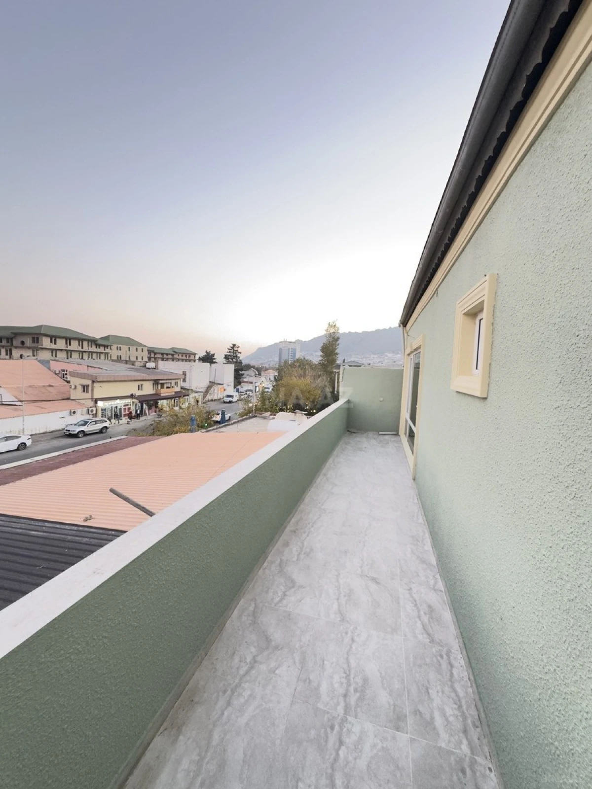 Satılır 6 otaqlı həyət evi 220 m²