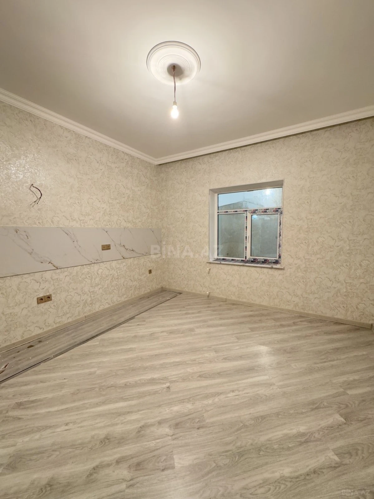 Satılır 6 otaqlı həyət evi 220 m²