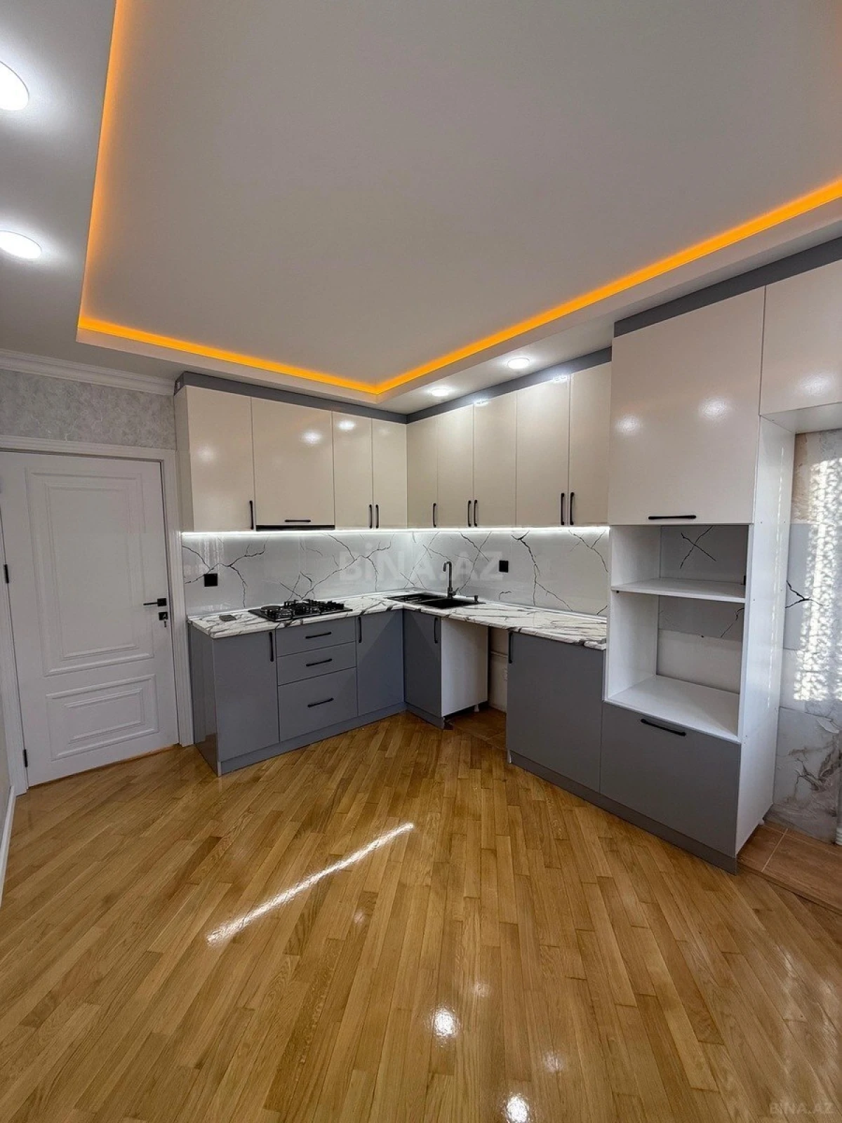 Satılır 2 otaqlı mənzil 65 m²
