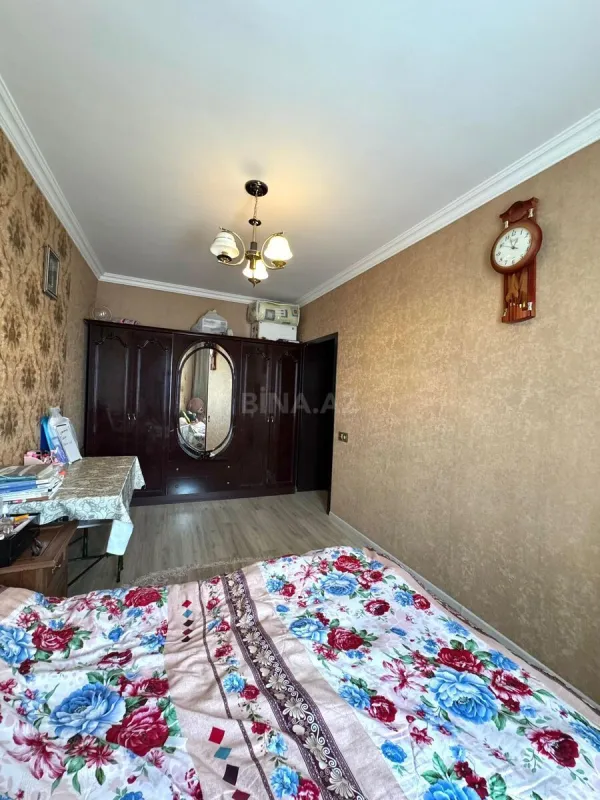 Satılır 4 otaqlı mənzil 109 m²
