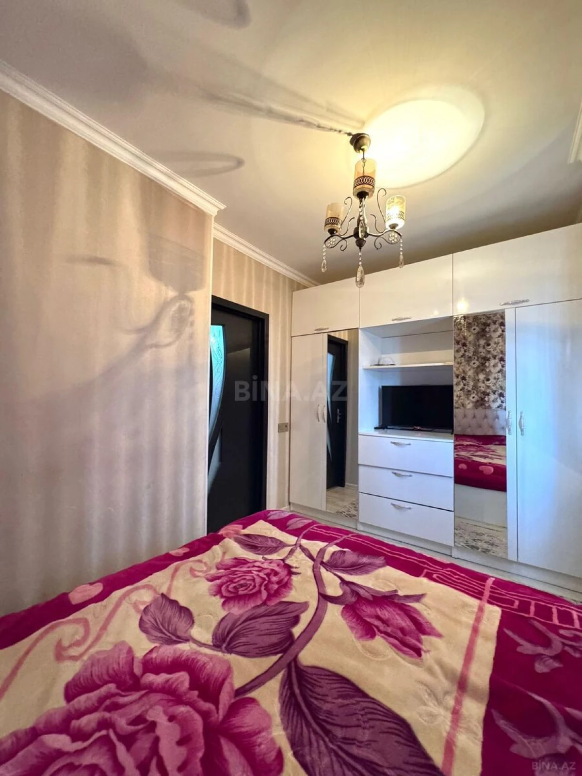 Satılır 4 otaqlı mənzil 109 m²