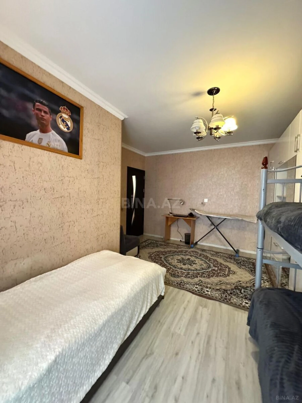Satılır 4 otaqlı mənzil 109 m²