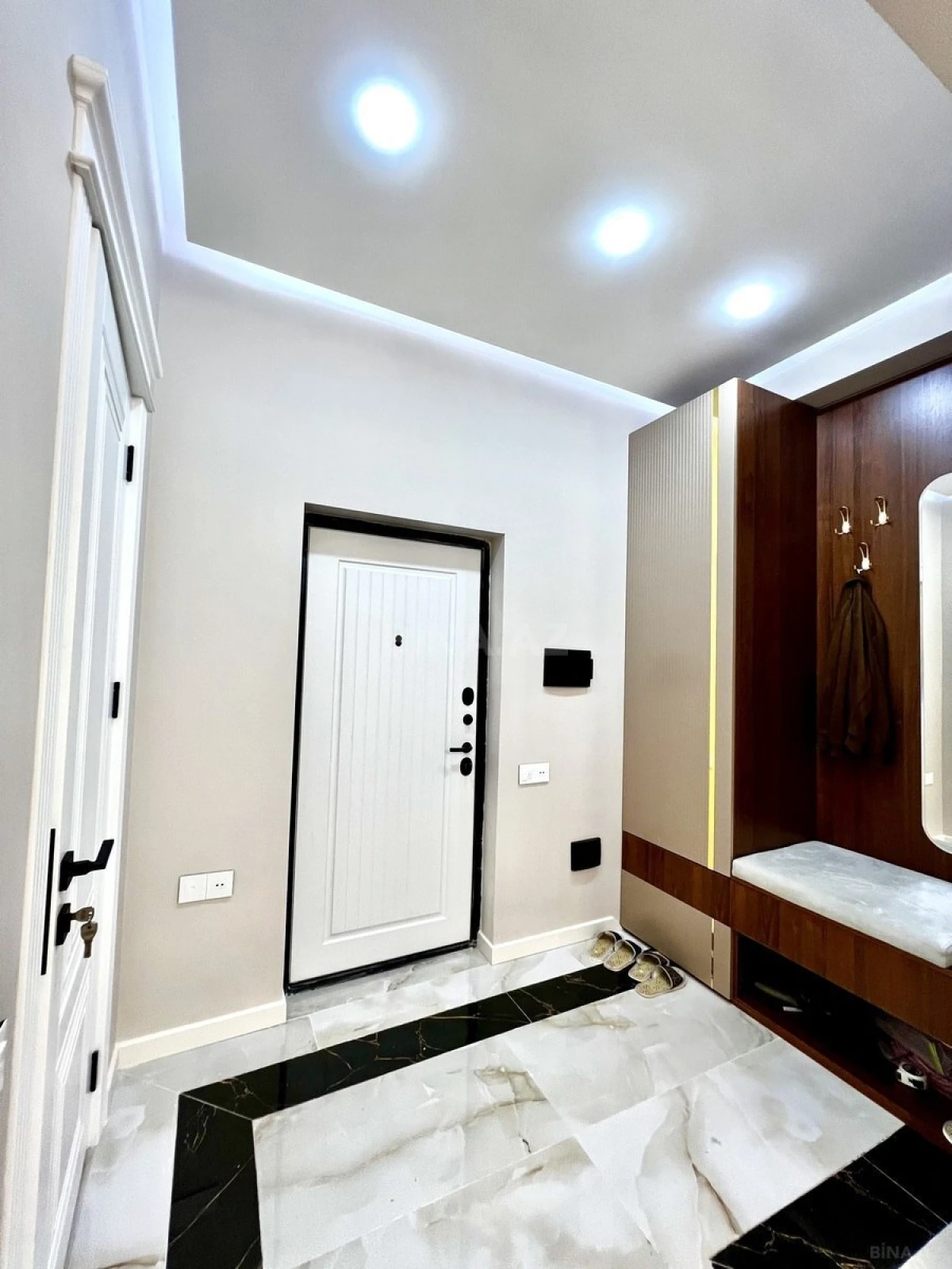 Satılır 2 otaqlı mənzil 52 m²