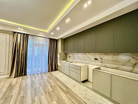Satılır 5 otaqlı mənzil 185 m²