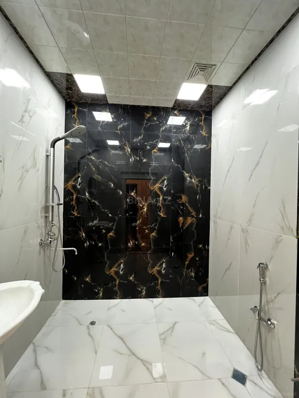 Satılır 5 otaqlı mənzil 185 m²