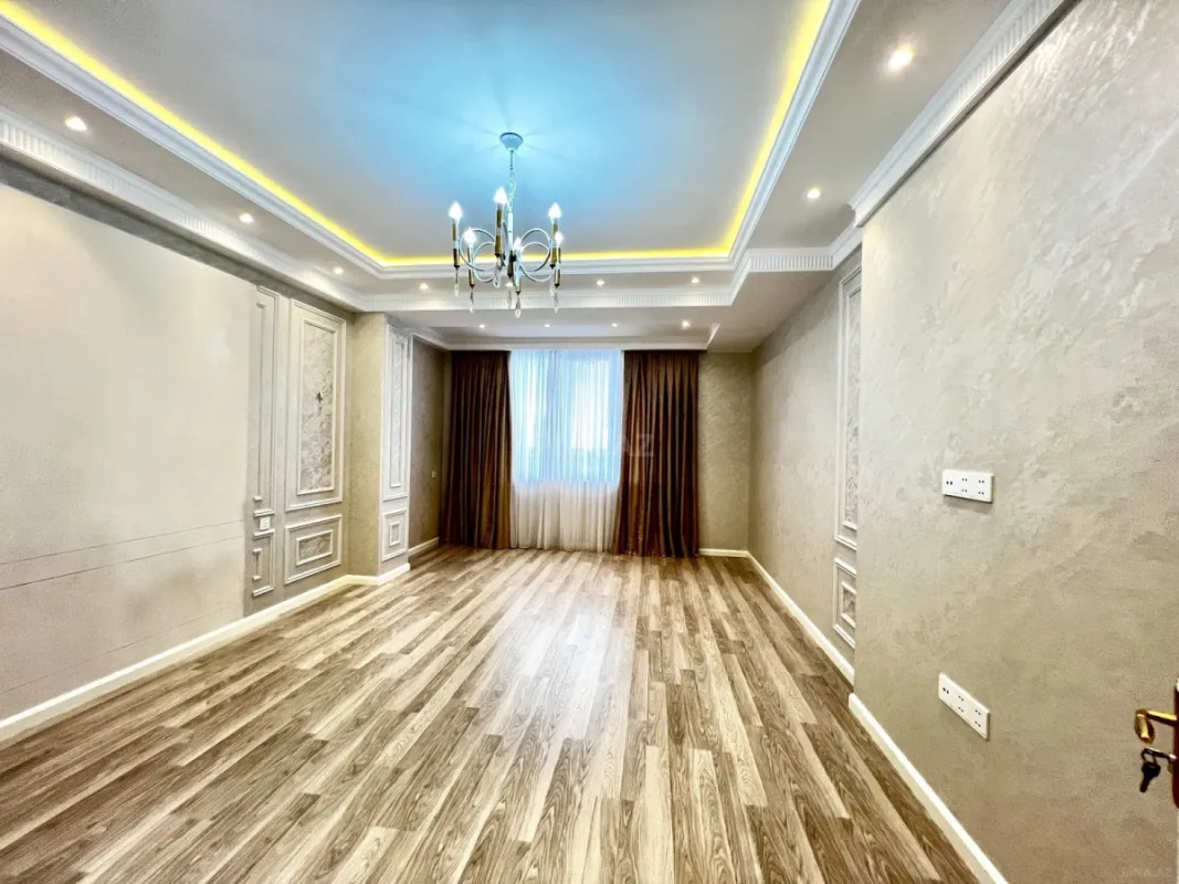Satılır 5 otaqlı mənzil 185 m²
