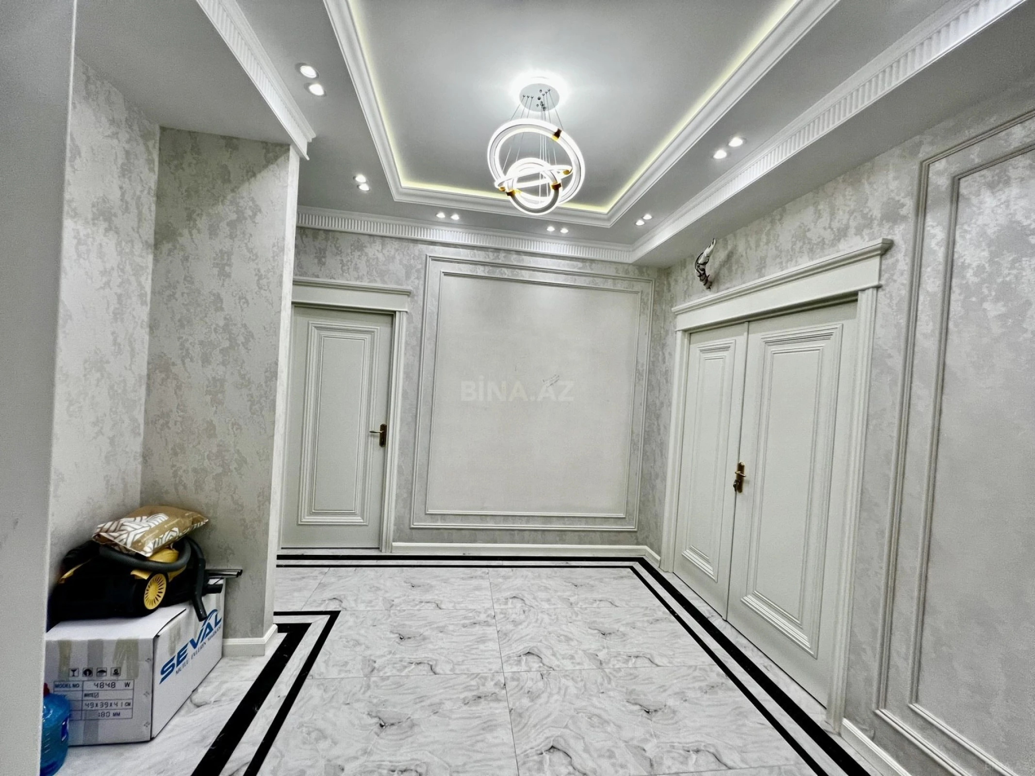 Satılır 5 otaqlı mənzil 185 m²