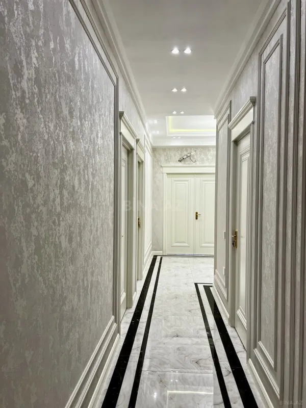 Satılır 5 otaqlı mənzil 185 m²