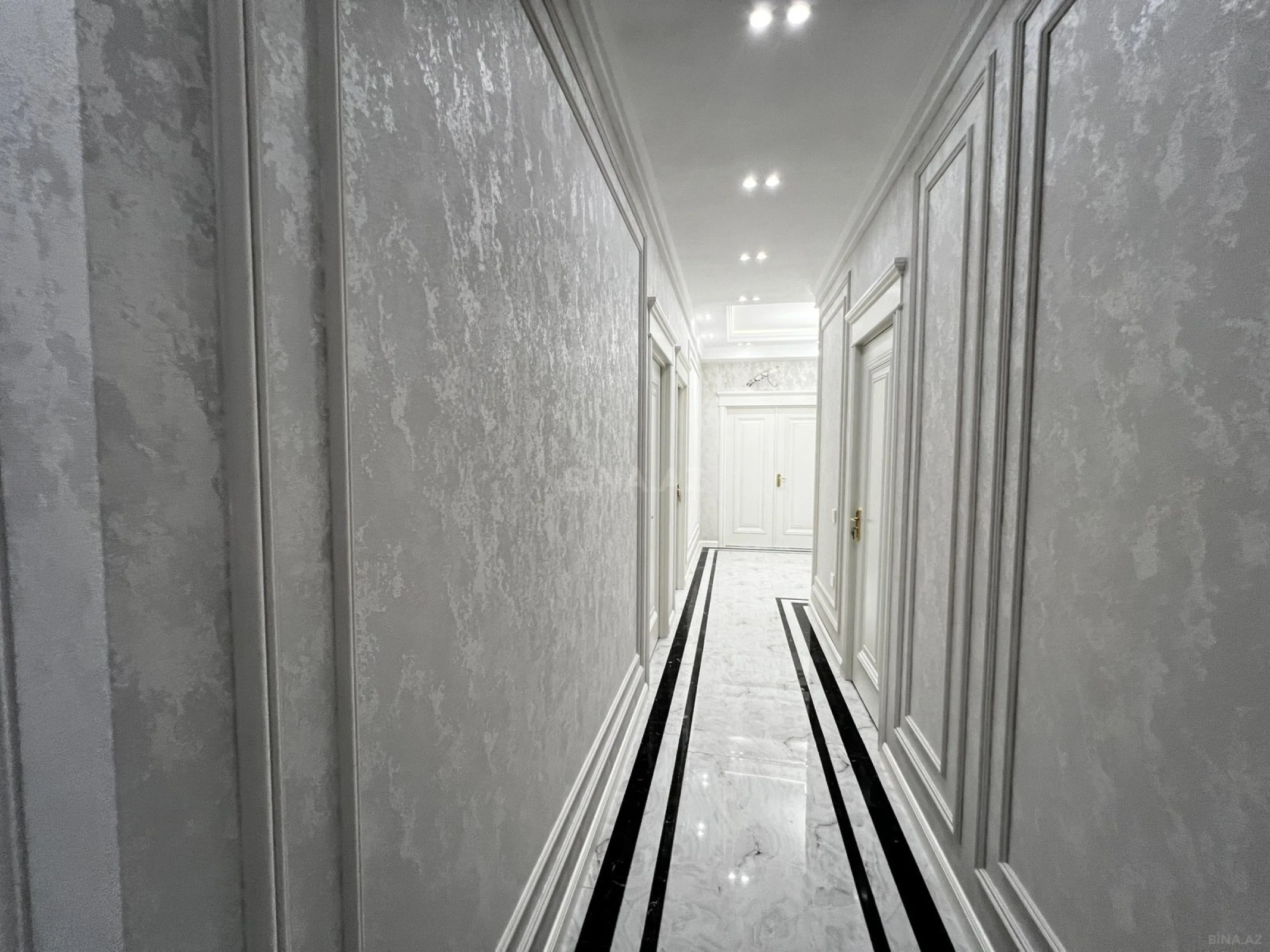 Satılır 5 otaqlı mənzil 185 m²