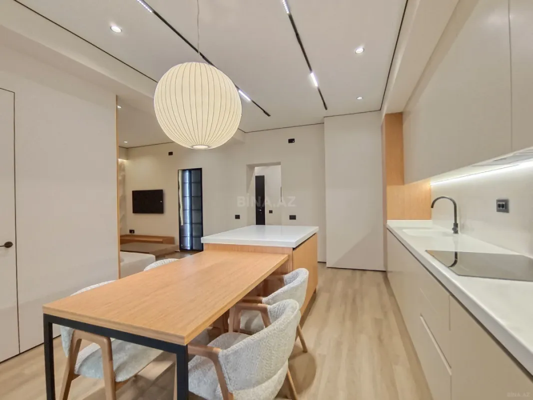 Kirayə verilir 2 otaqlı mənzil 71 m²