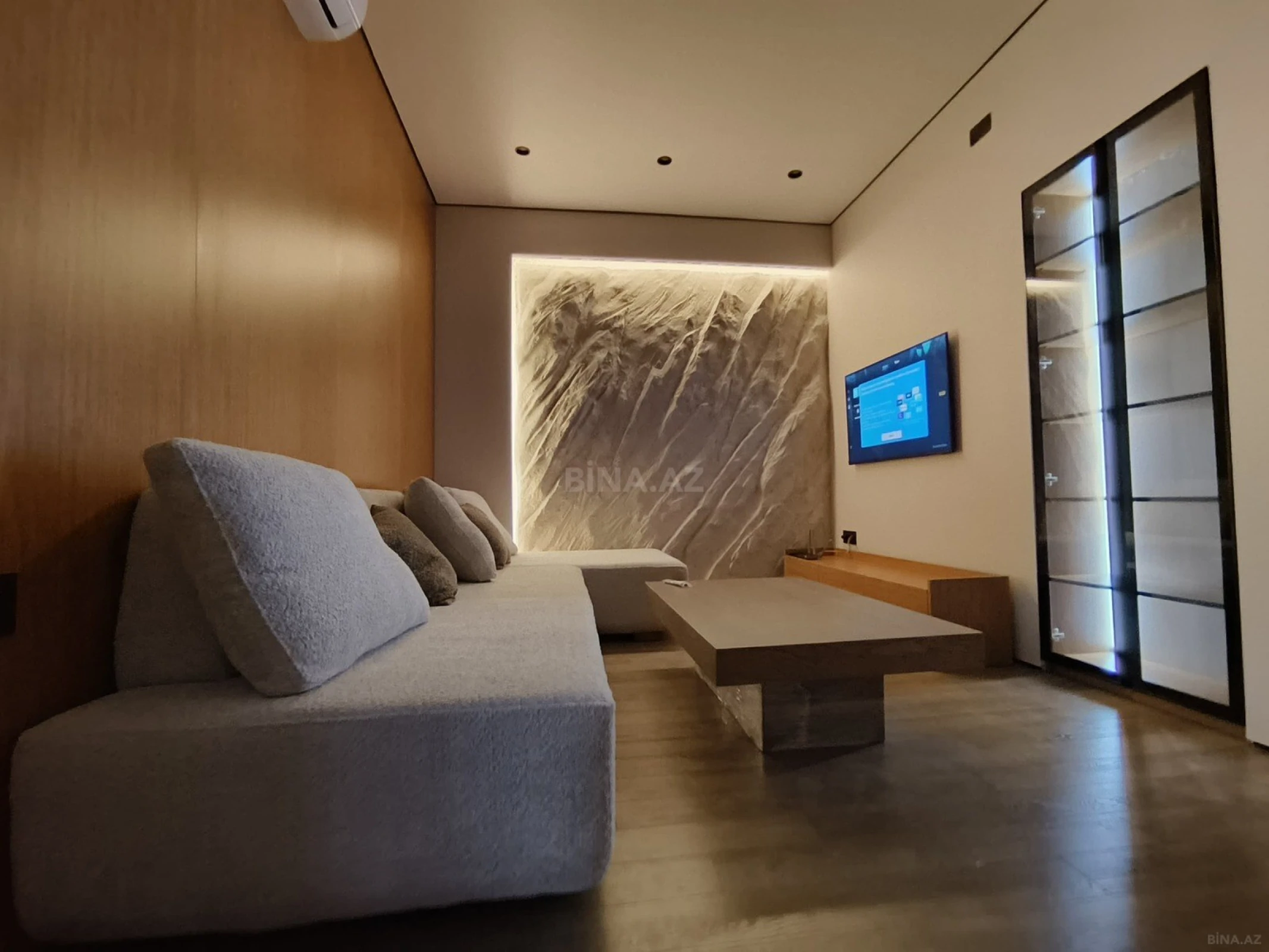 Kirayə verilir 2 otaqlı mənzil 71 m²