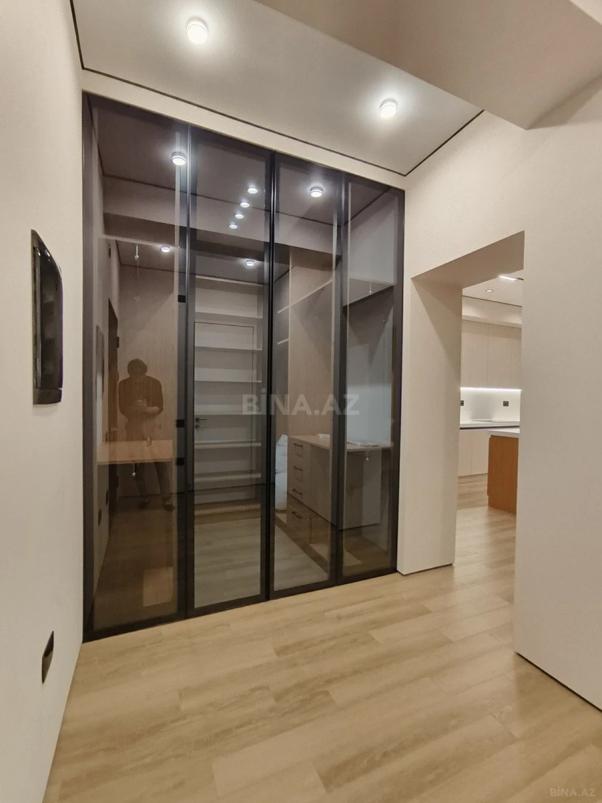 Kirayə verilir 2 otaqlı mənzil 71 m²