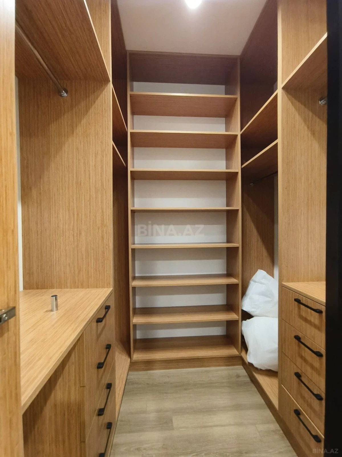 Kirayə verilir 2 otaqlı mənzil 71 m²