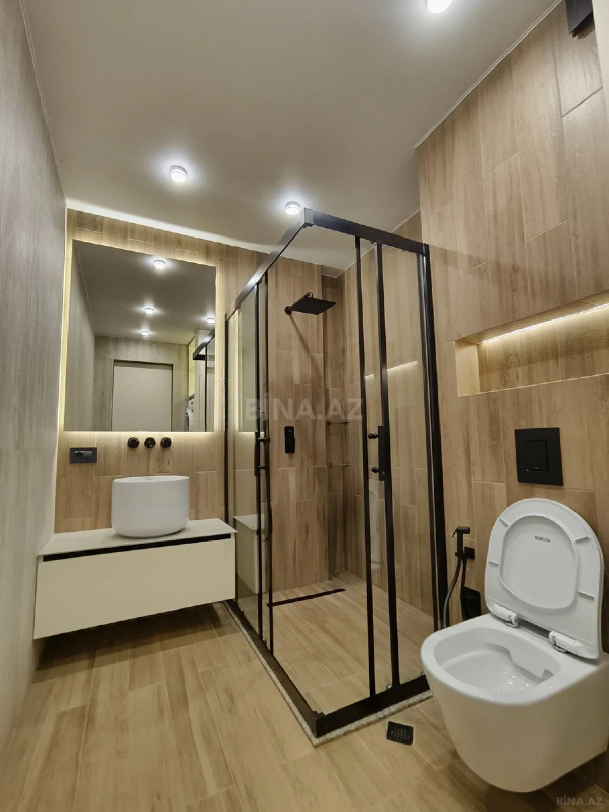 Kirayə verilir 2 otaqlı mənzil 71 m²