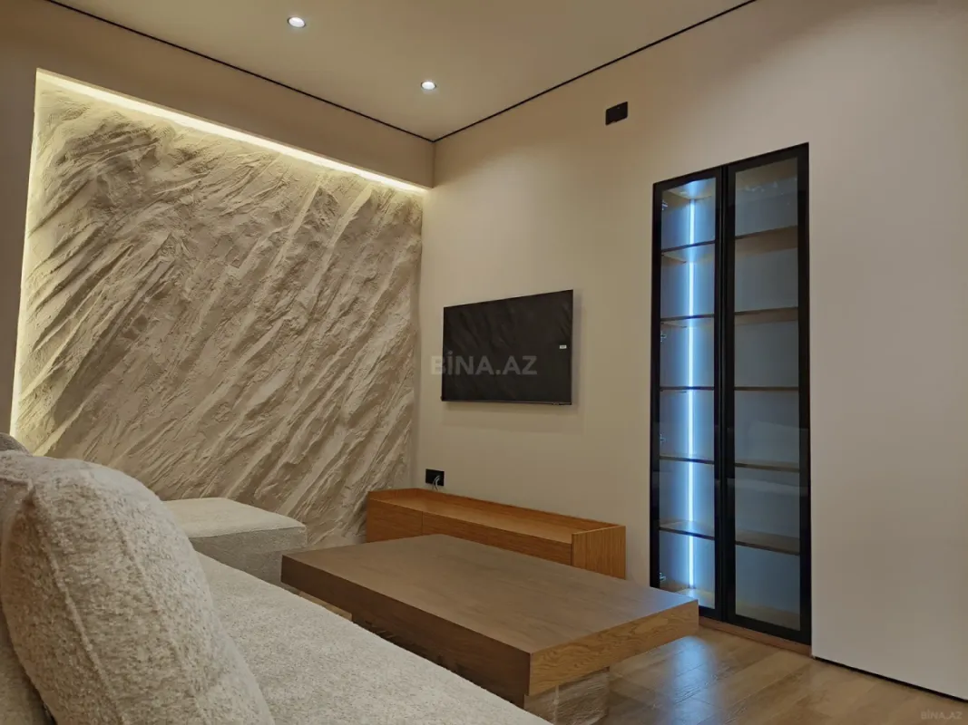 Kirayə verilir 2 otaqlı mənzil 71 m²