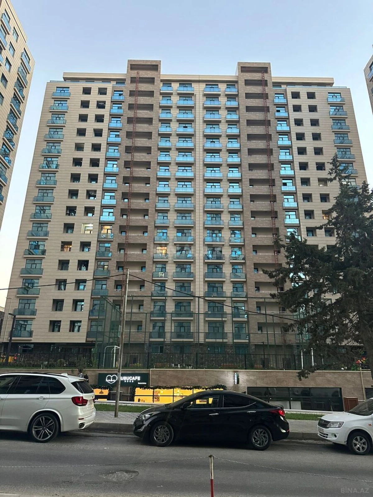 Satılır 4 otaqlı mənzil 148 m²