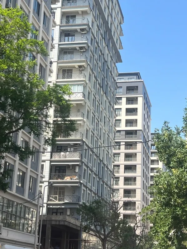 Satılır 2 otaqlı mənzil 58 m²