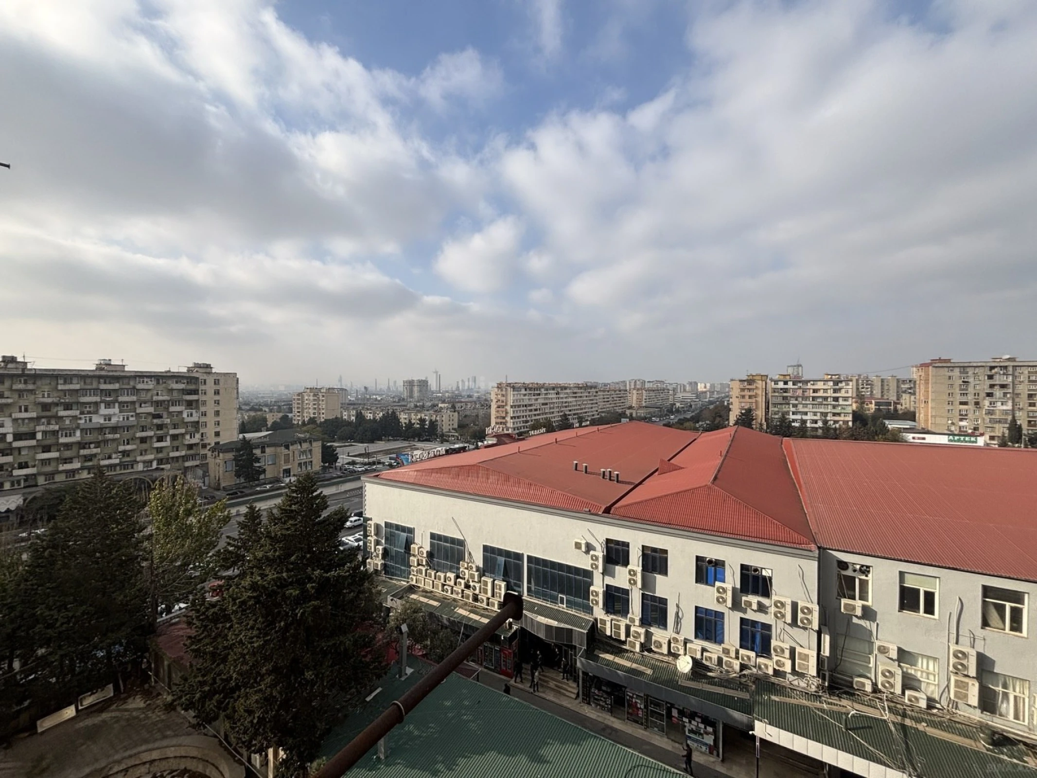Satılır 3 otaqlı mənzil 81.5 m²