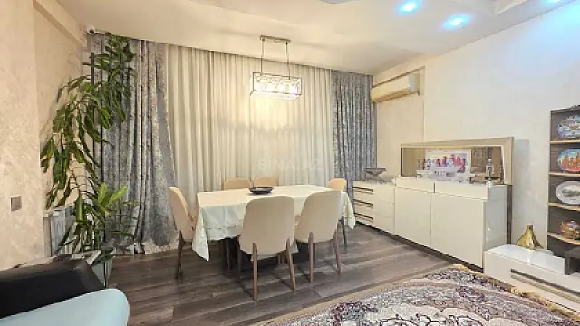 Satılır 2 otaqlı mənzil 101 m²