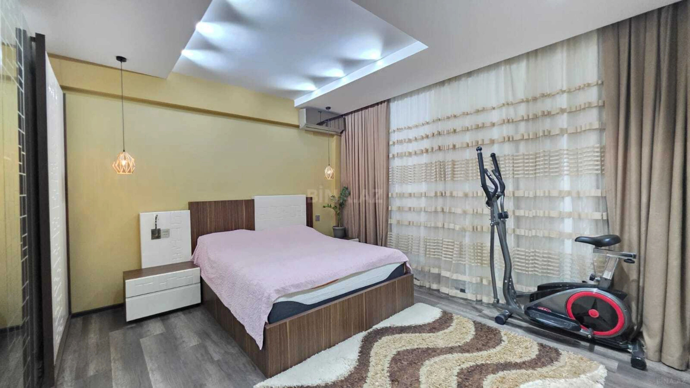 Satılır 2 otaqlı mənzil 101 m²