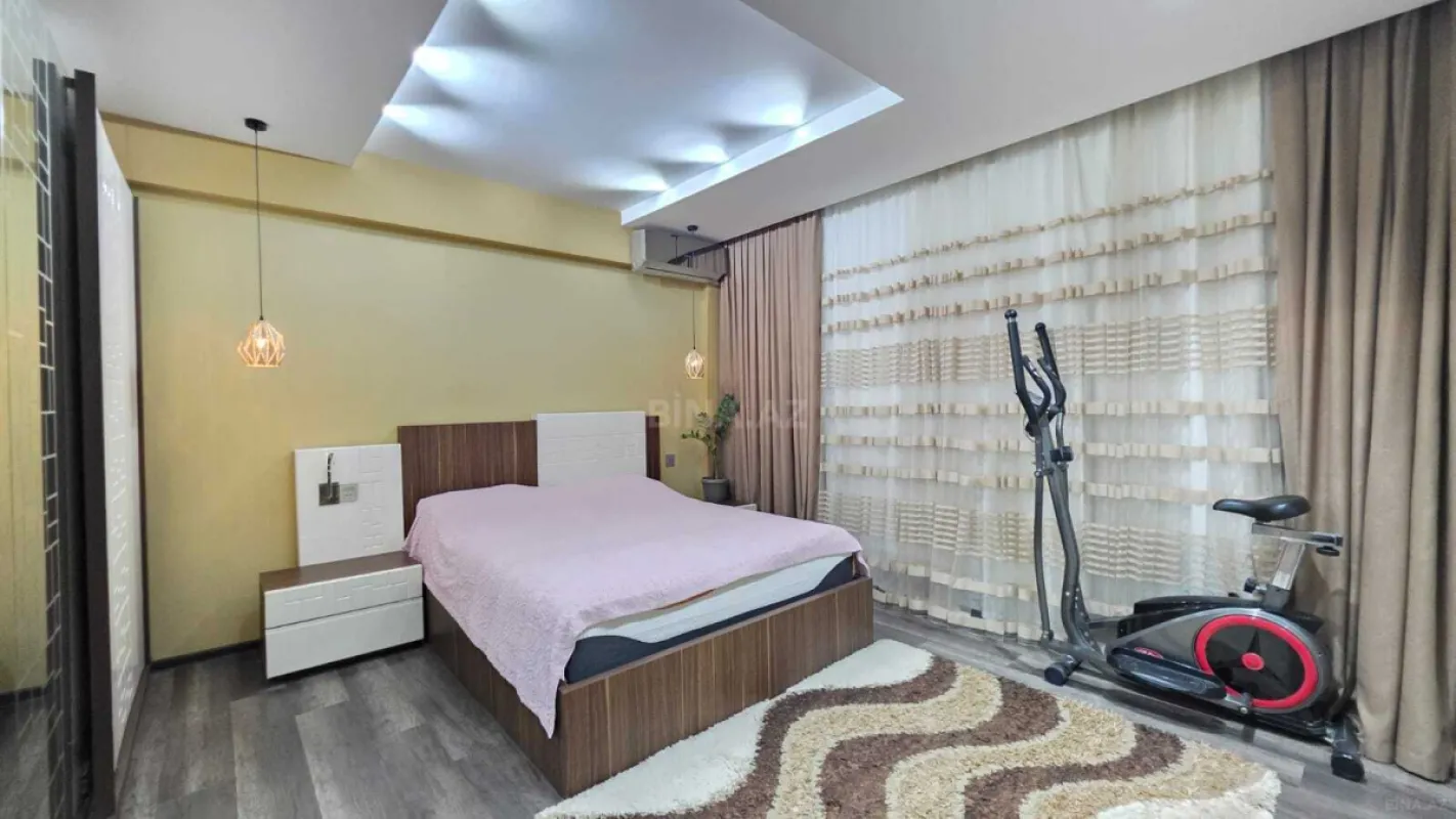 Satılır 2 otaqlı mənzil 101 m²