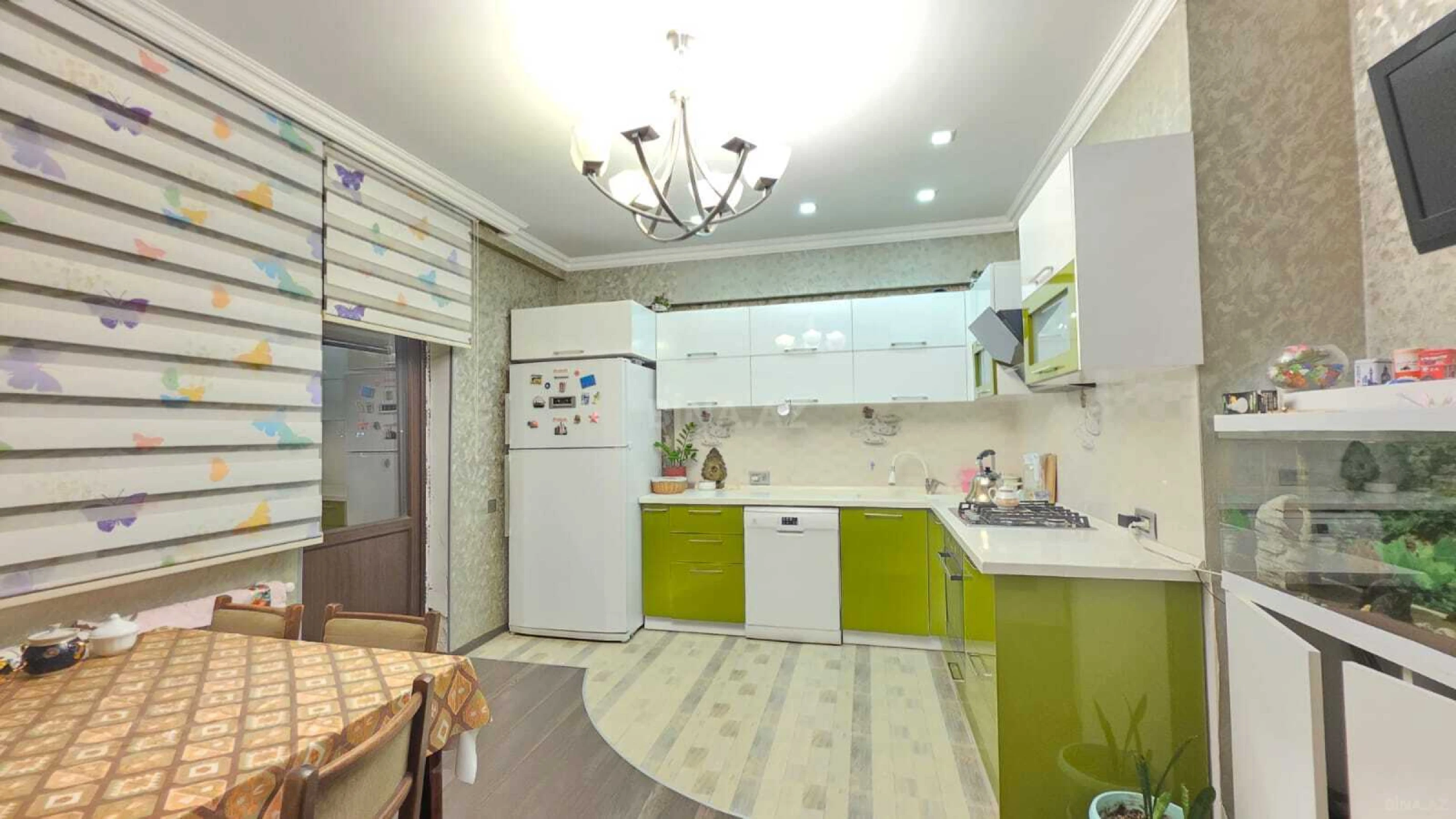 Satılır 2 otaqlı mənzil 101 m²