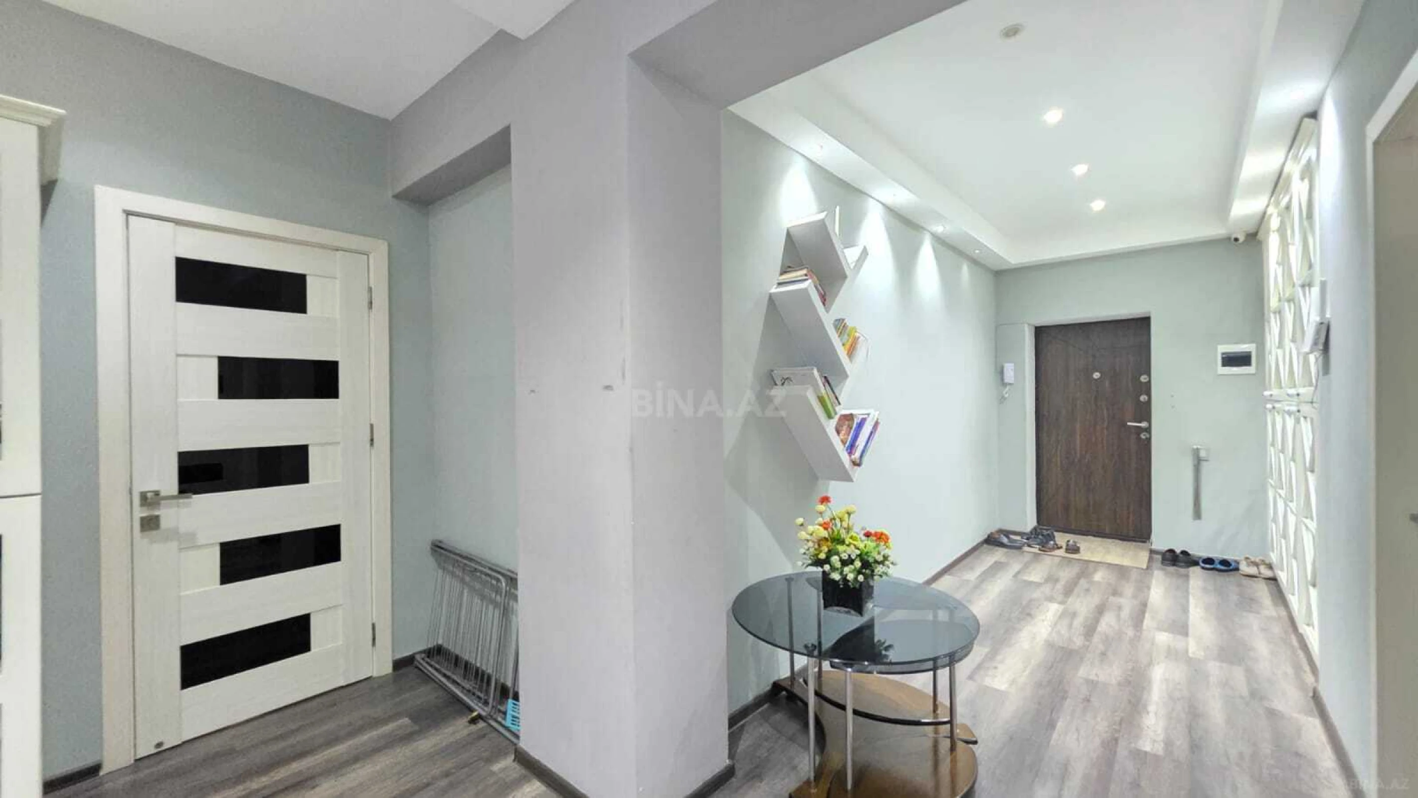 Satılır 2 otaqlı mənzil 101 m²