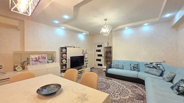Satılır 2 otaqlı mənzil 101 m²
