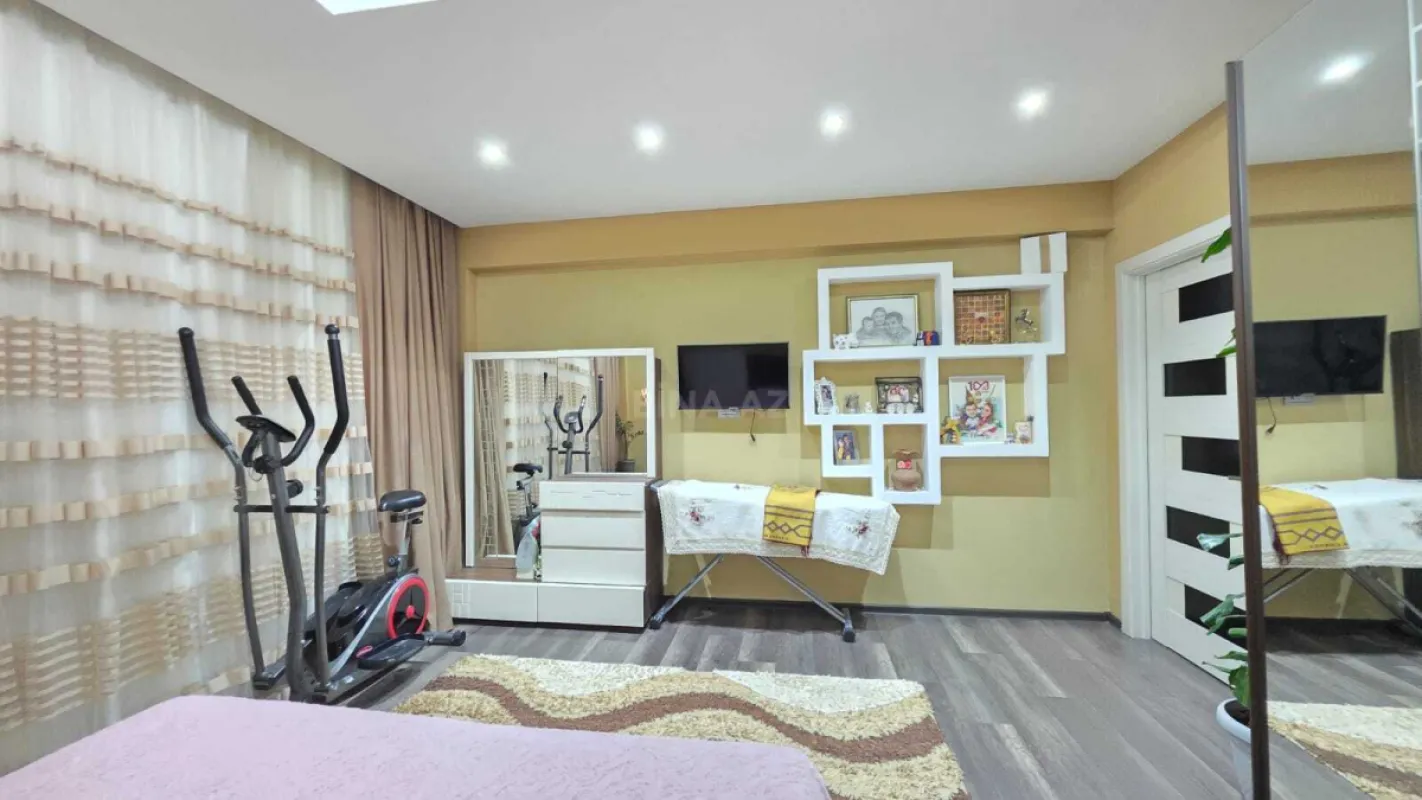 Satılır 2 otaqlı mənzil 101 m²