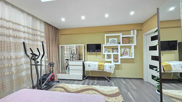 Satılır 2 otaqlı mənzil 101 m²