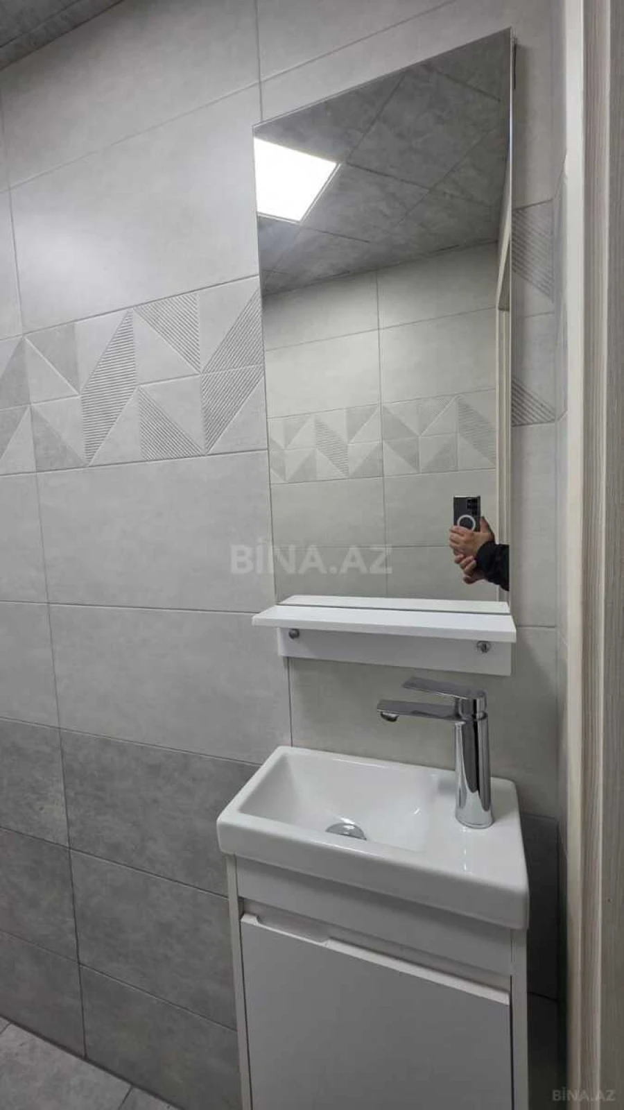 Satılır 2 otaqlı mənzil 101 m²